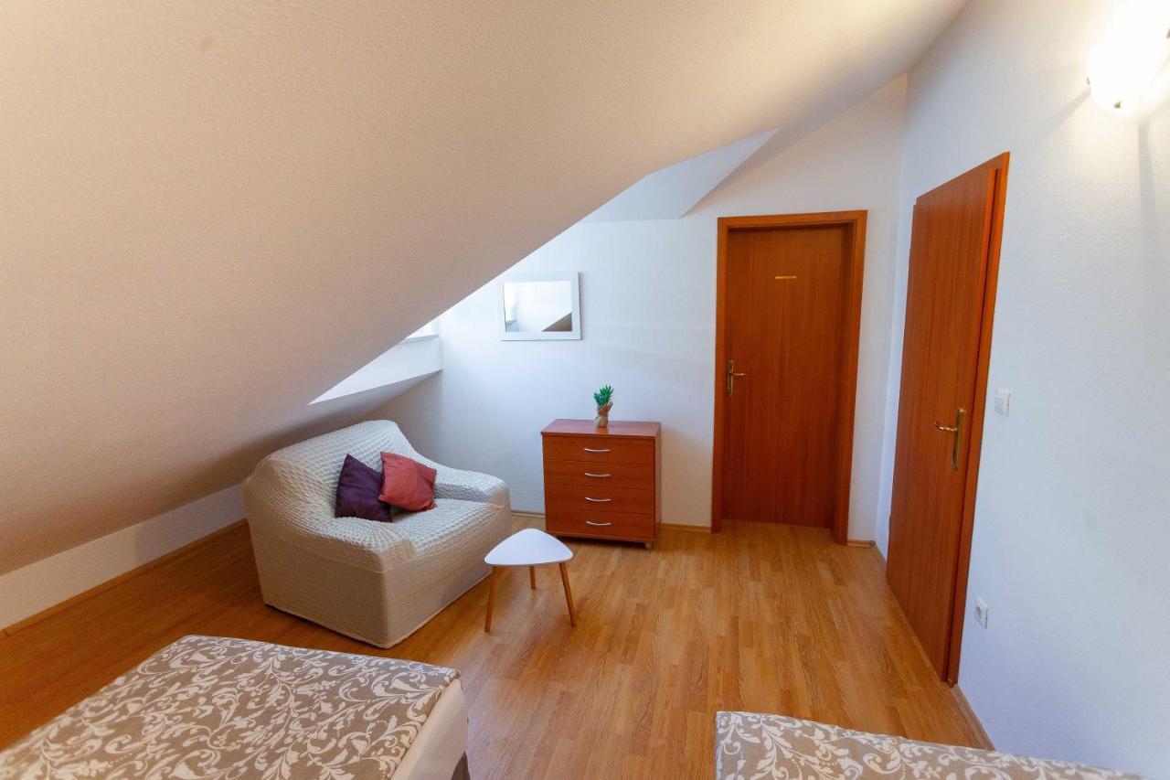 Apartment Jerry With Private Pool Milna (Brac) Exterior foto