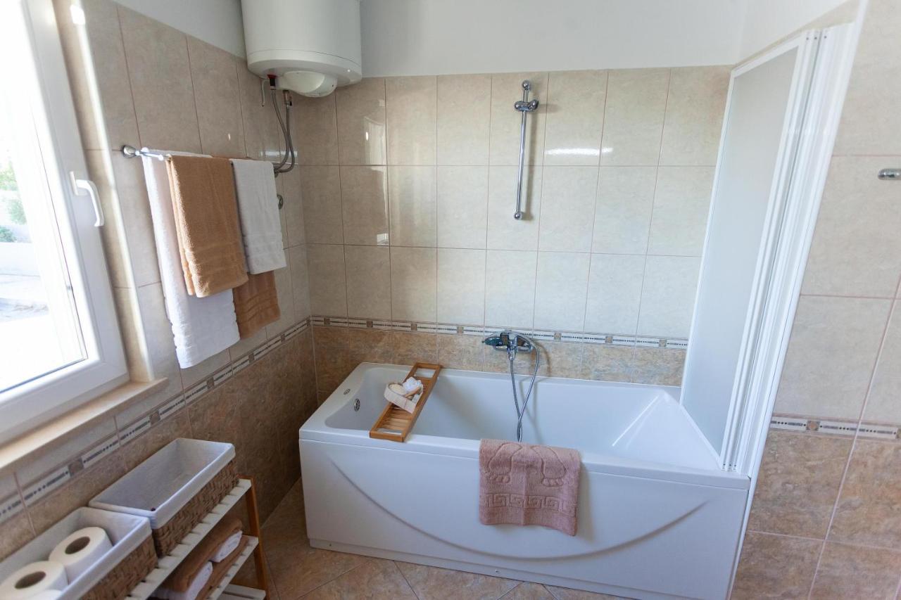 Apartment Jerry With Private Pool Milna (Brac) Exterior foto