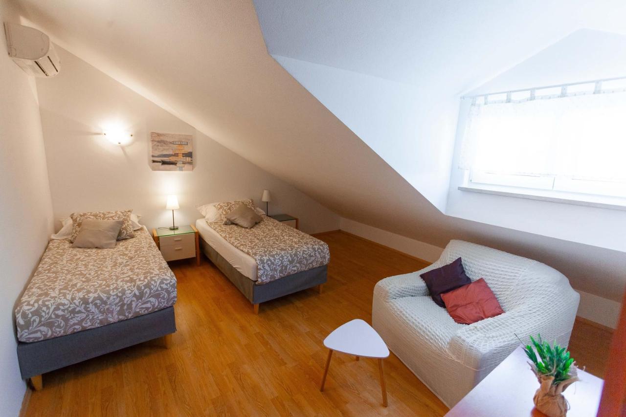 Apartment Jerry With Private Pool Milna (Brac) Exterior foto