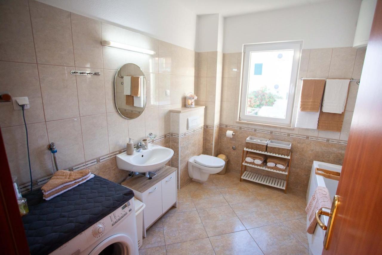 Apartment Jerry With Private Pool Milna (Brac) Exterior foto