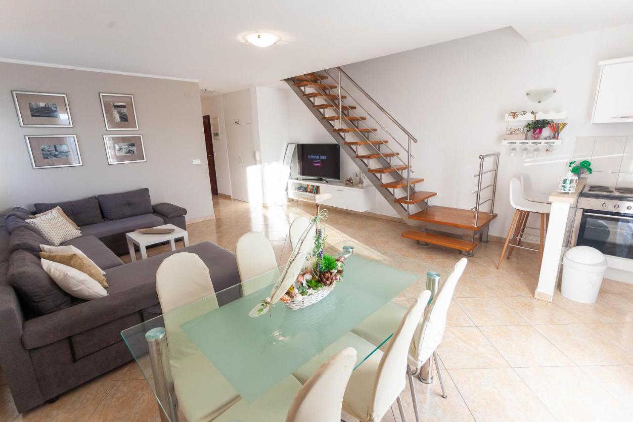 Apartment Jerry With Private Pool Milna (Brac) Exterior foto