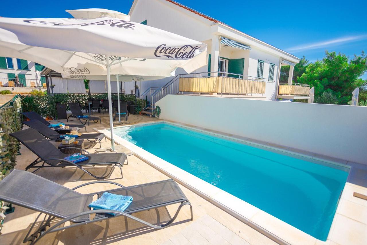 Apartment Jerry With Private Pool Milna (Brac) Exterior foto
